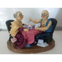 ราคา ตุ๊กตาเรซิ่นชุดตายายน้ำชา - ตาป้อนขนมยาย (88323464)