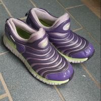 ราคา Nike รองเท้าเด็ก ยี่ห้อ แท้ มือสอง เบอร์ 35 ราคาถูก สภาพดี (4233840645)