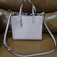 ราคา Marc Jacobs Tote Mini Grind Coated Leather แท้100% สี Romantic (19693148045)