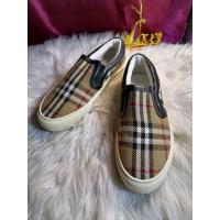 ราคา แท้มือสอง✌ไซส์ 39 Burberry Slipon สวยใส่สบายมากกก รองเท้าแบรนด์เนมมือสอง (29853441842)