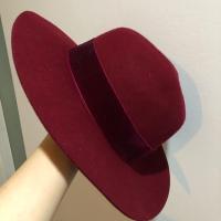 ราคา New!!! หมวกซาร่า แท้ 100% สีแดงเลือดหมู ใบจริงสวยมากค่ะ ใหม่เก็บ ไม่ผ่านการใช้งาน (6542439121)