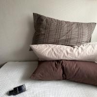 ราคา Notting Hill หมอนตารางสีน้ําตาลนุ่มพิเศษคุณภาพสูง ปลอกหมอนผ้าฝ้ายหวี 100% (40852286235)