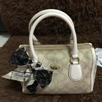 ราคา Coach หมอน 9” (799985070)