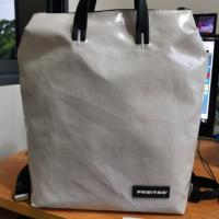 ราคา freitag​ pete สีขาวหม่นๆออกเทาอ่อนๆ (2741659493)