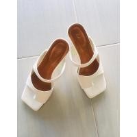 ราคา รองเท้าส้นสูงสีขาว Size 39 (Wila Brand) ส่งฟรี (14592260374)