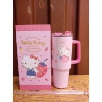 ราคา Hello Kitty แก้วสแตนเลสเก็บความเย็นมีหูจับ 40 oz ลาย Hello Kitty ลิขสิทธิ์แท้ (27729428188)