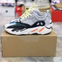 ราคา YEEZY 700 Wave Runner (1854087515)