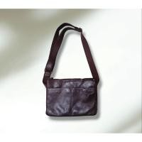 ราคา กระเป๋าคลอสบอดี้ชายหนังแท้สีน้ำตาลเข้มมือสอง (24970995207)