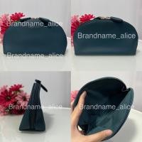 ราคา แท้ Laura mercier half moon bag สี deep ocean (14093460251)
