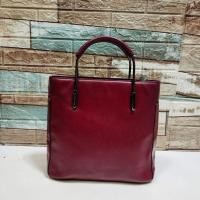 ราคา Balenciaga Scarlet Red Leather Tote Handbag มือสอง แท้ มีตำหนิตามภาพนะคะ (44223677432)