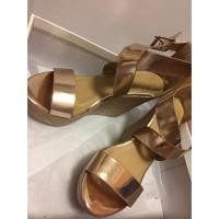 ราคา ‼️พร้อมส่ง‼️รองเท้า Lyn มือ2#สภาพดีมาก#ส้นเตารีด#Size37#สูง 4"#ส่งฟรีลทบ. (428032016)