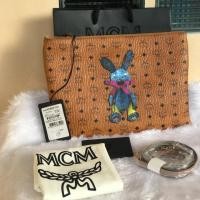ราคา ครัช McM อุปกรณ์ครบสินค้าแท้100% (2491963413)