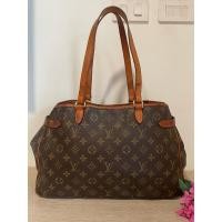 ราคา LV งานลุ้น(มีเลข) ทรงช้อปปิ้ง ฐาน 15 นิ้ว คาวไฮด์หนังแท้ โมโนแกรมชัด ขอบมุมดี ภายในสะอาด กว้างจุของเยอะ สภาพพร้อมใช้งาน (27118005161)