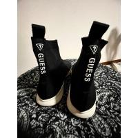 ราคา รองเท้า แบรนด์ GUESS มือ2 ส่งต่อ (20882809642)