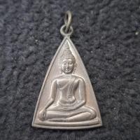 ราคา เหรียญสมเด็จนางพญาคุณากร ญสส. พิมพ์ใหญ่ วัดบวรนิเวศฯ ปี32 (46654809363)