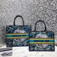 ราคา DIOR Blue Constellation CD-Book Tote Bag ปักผ้าใบ กระเป๋าถือเฉียงปกสีขาว ความจุขนาดใหญ่ (54304294610)