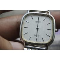 ราคา นาฬิกา Vintage มือสองญี่ปุ่น SEIKO DOLCE 6090 5420 ระบบ QUARTZ ผู้ชาย ทรงสี่เหลี่ยม กรอบเงิน หน้าขา (27667510252)