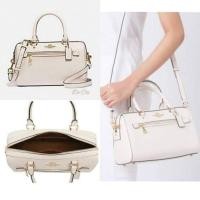 ราคา เหมือนใหม่ หมอน 10.5 นิ้ว Coach มือสองของแท้ Coach F79946 Rowan Satchel สีขาวชอล์ค (21874812323)