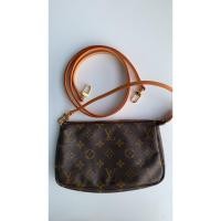 ราคา Louis Vuitton monogram พอช เปลี่ยนคาวไฮด์ อะไหล่ สายซิป (52605902526)