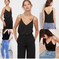 ราคา สายเดี่ยวคอวี แบรนด์ Bershka (5807615822)