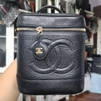 ราคา Chanel​ cosmetic​ vanity​ vintage​ bag​ black​ caviar​ (13049229652)