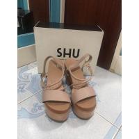ราคา รองเท้าส้นสูง แบรนด์ SHU ไซส์39 (18234428934)