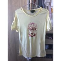 ราคา เสื้อยืด สีเหลือง pastel แบรนด์ Guess ลายสกรีนเป็นผ้ากำมะหยี่ ผ้านุ่มมาก Size S-M ค่ะ (19567428333)