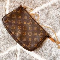 ราคา กระเป๋า สะพายหลุยส์ L.V Pochette (5117063710)