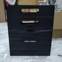 ราคา ถุงกระดาษจากแบรนด์ Saint Laurent (YSL) ครับ เป็นถุงกระดาษสีดำ (49907821199)