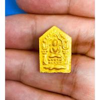 ราคา พระขุนแผนผงพรายกุมารหลวงพ่อคูณ พิมพ์เล็ก กรรมการหน้าทอง ฝังตะกรุด 1 ดอก ออกวัดบ้านไร่ ปี57 สวยหายากมาก น่าเก็บมากครับ (9147793576)