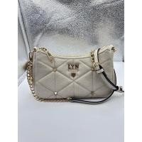 ราคา Lyn กระเป๋าสะพายไหล่ Tricia Shoulder Amuse แท้ 100% ของใหม่ (42552118230)