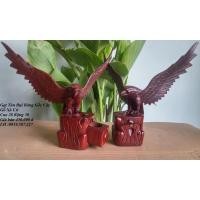 ราคา ที่เขี่ยบุหรี่อินทรีจากตอไม้มันสําปะหลังดําทําจากรูปปั้นนกอินทรีย์ยืนบนตอไม้ (42763497969)