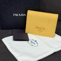 ราคา กระเป๋า PRADA Saffiano Compact Wallet มือสอง ของแท้ 100% (42100572556)