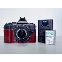 ราคา บอดี้กล้อง Olympus EM5 + เลนส์ Olympus 14-42 mm (43010557966)