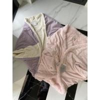 ราคา ผ้าคลุมไหล่ wearable blanket ของใหม่ แบรนด์แท้ (27994163727)