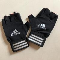 ราคา Adidas แท้% ถุงมือ Adidas มือสอง สภาพมือหนึ่ง (1687881580)