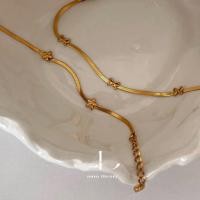 ราคา สร้อยข้อมือสแตนเลส aura theory bow&flower chain bracelet (40973060951)