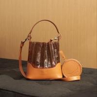 ราคา A Pale Petal กระเป๋าสะพายข้าง Pitt Bucket Bag สีน้ำตาล (7188787624)