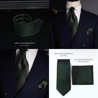 ราคา เนคไทด์สีเขียวเข้มสีพื้น Dark green necktie (53401174704)