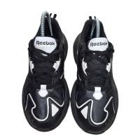 ราคา รองเท้าผ้าใบมือสอง ยี่ห้อ reebok size 40.5 (24341196508)