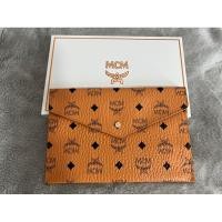 ราคา พร้อมส่ง NEW✨ กระเป๋า MCM Card Wallet Bag แท้ จากเคาท์เตอร์ MCM Korea (23156422628)