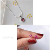 ราคา Ruby Birthstone Set เซทต่างหู จี้ สร้อยคอ 16” พลอยทับทิมแท้ ขนาด 4 มม.ตัวเรือนเงินแท้ 925 (4850614025)