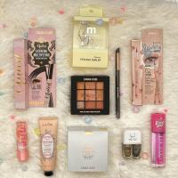 ราคา เซตเครื่องสำอางค์จัดเต็ม (10 ชิ้น) - ลิปกลอส ดินสอเขียนคิ้ว อายไลน์เนอร์ มาสคาร่า ที่ดัดขนตา สีทาเล็บ ลิปบาล์ม แป้งฝุ่น (22760175632)