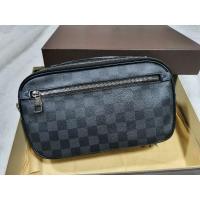 ราคา Louis Vuitton Damier Graphite Ambler Waist Bag (4666824556)