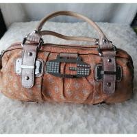ราคา กระเป๋า Guess มือสอง สีส้ม ทรง duffle (7988128415)