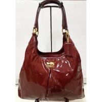 ราคา COACH แบรนด์แท้หนังเงาสีเบอรี่ กระเป๋าคล้องไหล่สภาพสวยมากอะไหล่วิ้ง มีร่องรอยการใช้งานบ้างมือ2 ขนาด12" (14690417655)