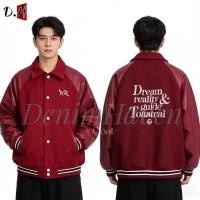 ราคา D.H แจ็คเก็ตผู้ชาย เสื้อแจ็คเก็ตเบสบอล สไตล์เรโทรอเมริกัน สีแดง แต่งหนัง PU ลายต่อ ดีไซน์สไตล์มอเตอร์ไซค์ มีดีไซน์ ทันสมัย ใส่ได้หลายโอกาส เสื้อคู่รัก (48604347195)