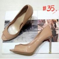 ราคา รองเท้าส้นสูงมือสอง CHARLES & KEITH CK1-60360880 สภาพใหม่มากกกคะ ใส่เเค่ครั้งเดียวเองคะ^_^ (1075926273)