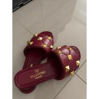 ราคา รองเท้า Valentino แท้ 22.5-23เซน (29725357619)