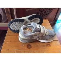 ราคา 24. New balance ยาว 18 cm 150฿ (1450493543)